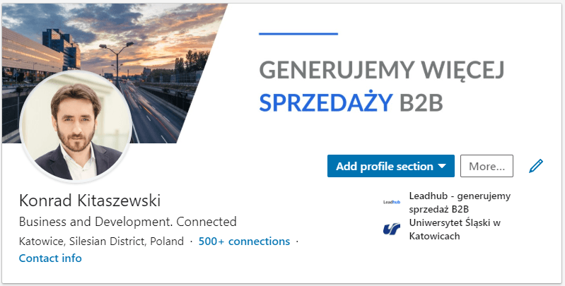 Górna część profilu LinkedIn: zdjęcie w tle z hasłem „Generujemy więcej sprzedaży B2B”, zdjęcie profilowe i nagłówek